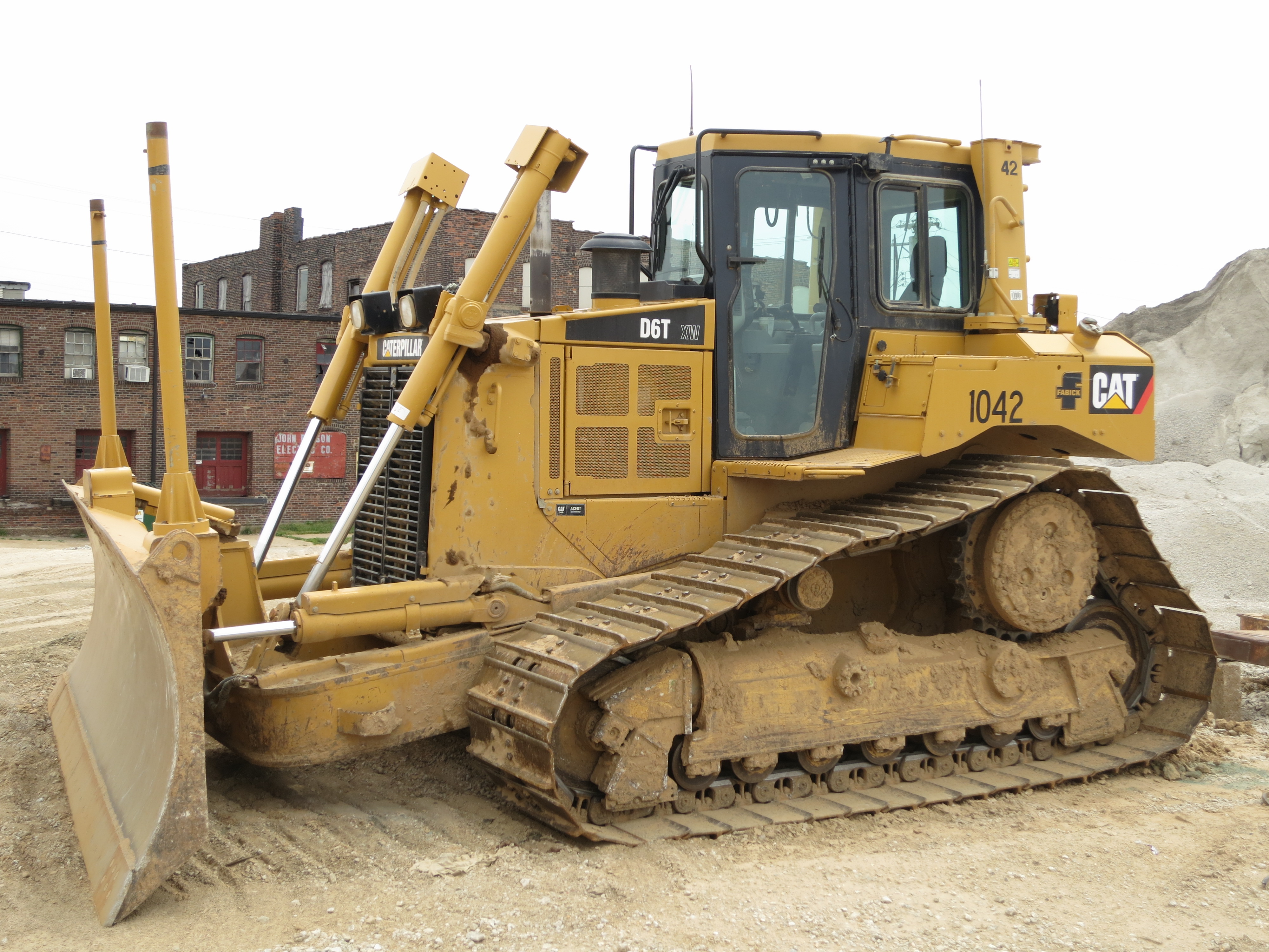 Bulldozer Caterpillar D6T - Image 1